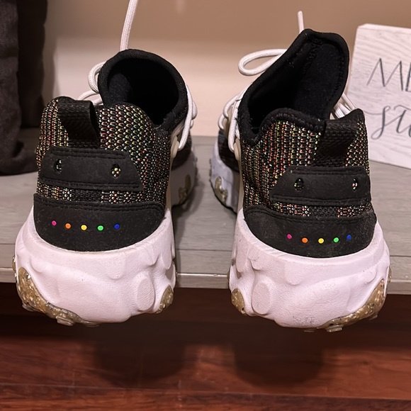 Size 9 Nike Phish Multi Colored Men’s Sneakers. Barley worn. Great condition. - Picture 3 of 5